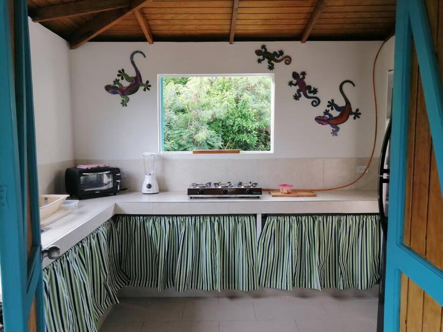 Mi Hermosa - Casa Islena A 70 Metros De La Playa Archibolds 外观 照片